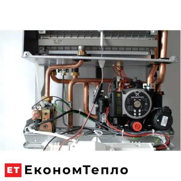Вигляд зі середини газового котла Immergas Eolo Star 24 4 E